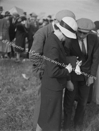 LADY PHOTOGRAPHER AT COBHAM'S AIR CIRCUS